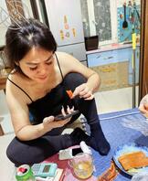 大哥和孩子都在家偷拍意淫88年的东北肥猪大嫂费喜静！肥臀巨乳哺乳期老母狗