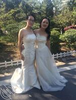 清纯女大和眼镜闺蜜母狗还没毕业就穿婚纱 等你来调教