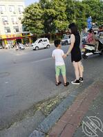 早上遇见的一位宝妈，极品美腿1