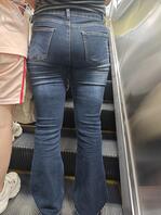 少妇的性感紧身牛仔裤2