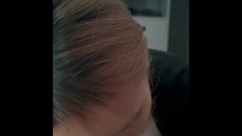 骚逼老婆趁我睡觉来肏我
