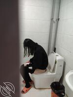 卧槽，早上我妹上厕所没关门，被我看到了，好恶心又好刺激0