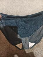 趁骚妈不在家把他内衣全打胶1