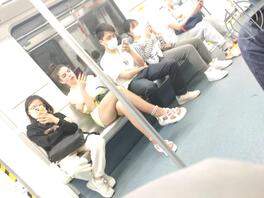 五、今天看到了外国美女1