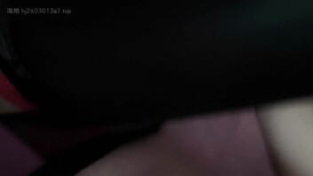 淫妻欲求不满用跳蛋刺激