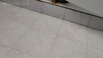 偷拍女生厕所