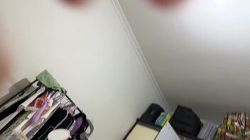 继续发骚B女友舔鸡巴视频，现在拍不了，不敢拿着手机