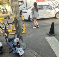 偷拍白丝女大光腿女大 求yy2