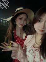 两个胸大胖妹