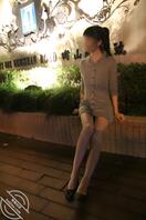 就喜欢把逼漏出来---衡山路夜晚超大胆露出，行人路过不知道看到没1