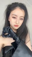 骚女儿裴佳欣的淫荡表情，给她找个大鸡巴爸爸泄泄火2