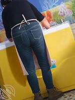 偷拍大屁股牛仔裤少妇！