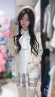 两段视频，我姐被渣男引诱口交小逼里还差着东西。给大家展示一下我姐的水多不0