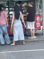 街拍牛仔裤，和穿裙子的騷货2