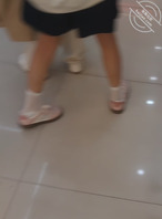 女同学的小裙子和小白袜真好看，显得更嫩了0