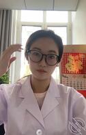 老师一直盯着我腿看