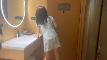 [原创]开门怒斥！&ldquo;在门口偷听什么呀？&rdquo;最刺激的偷情约炮经历