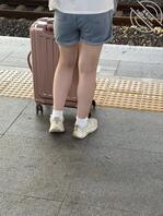 最近偷拍的一些骚货的白腿1