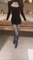 小妈感满满的女友，包臀连衣裙加黑丝高跟鞋人妻感拉满，爆操后妈肉臀