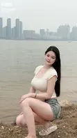 余丽娇为了搞钱无所不用其极 化身鸡巴套子0