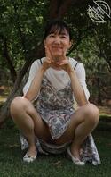 在外面遇到孙滢心撩开了裙子，你该怎么做？1