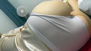 偷偷的拍 大肥屁股 看看肥不肥