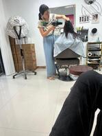 偷拍理发店老板