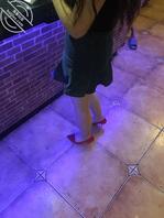 冒死偷拍红高跟少妇，好像被发现了 这婆娘看起来真骚