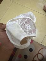 打胶嫂子的原味内裤胸罩，鸡巴套内裤兜里射出来