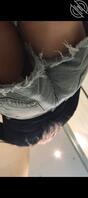 扶梯抄底牛仔短裤2