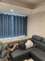 【真实原创】外甥女男朋友在沙发睡觉,我在里面偷拍外甥女洗澡0