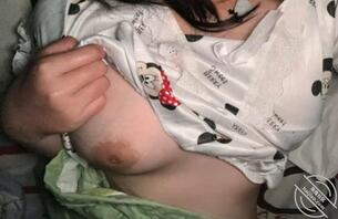 想在宿舍用玩具自慰，但是害怕被发现。好纠结啊