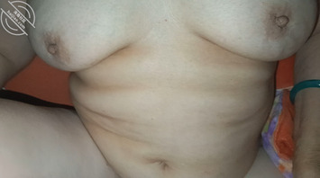 计划偷拍老嫂子洗澡,又要看的吗?0