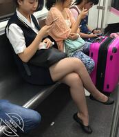 空姐丝袜肉腿不同角度露脸