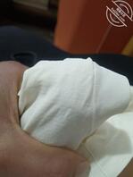 小姨的内裤和胸罩，套着玩，不射上。早上她可能换穿。1