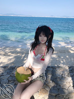 海边甜妹 元气满满0
