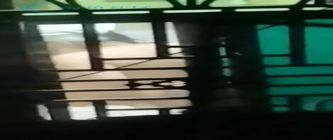 偶邻居开窗了