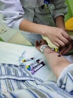 【妹妹日记19】操完亲妹后,妹妹感觉身体不适,住院检查1