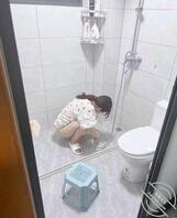 针孔偷拍隔壁小少妇，喜欢的点个赞1