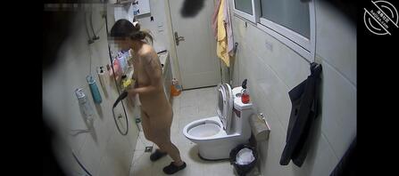 小姨子和我们住一起，做梦都想搞她，有没有大哥有武器的分享一下，重谢0