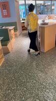 抄底黑裙极品少妇1