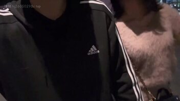 2个小蛋糕拿下妹妹的肉体
