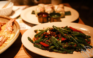 【原创】41、视频贴：和女儿第一次在楼道口交，在沙发做爱，及时行爱的一天1