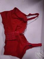 表姐的红色大奶罩1