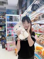 给表妹点小钱就让她跟我亲昵不少0