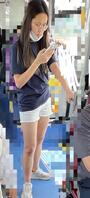 真实偷拍女大学生，大家觉得她的腿怎么样？ 1