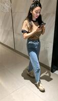 厕拍办公楼三个极品美女1