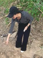 跟小姨子在野外，差点就没能忍住