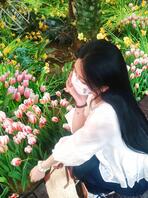 如果我这个骚货主动奉上照片请你评价你会满足我这个骚货吗?2
