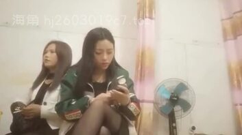 老板不在家 跟老板娘心照不宣 耐心等小店打烊 迫不及待 长驱直入